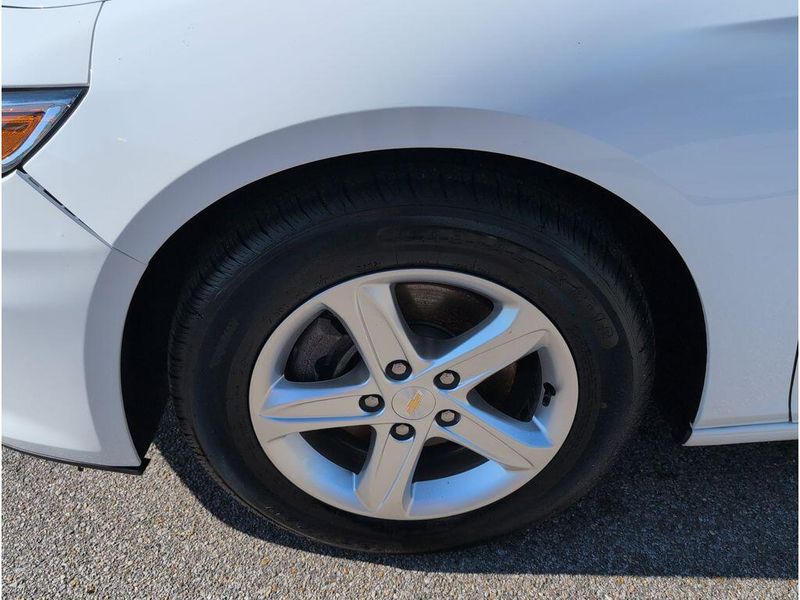 Used 2024 Chevrolet Malibu LTImage 9