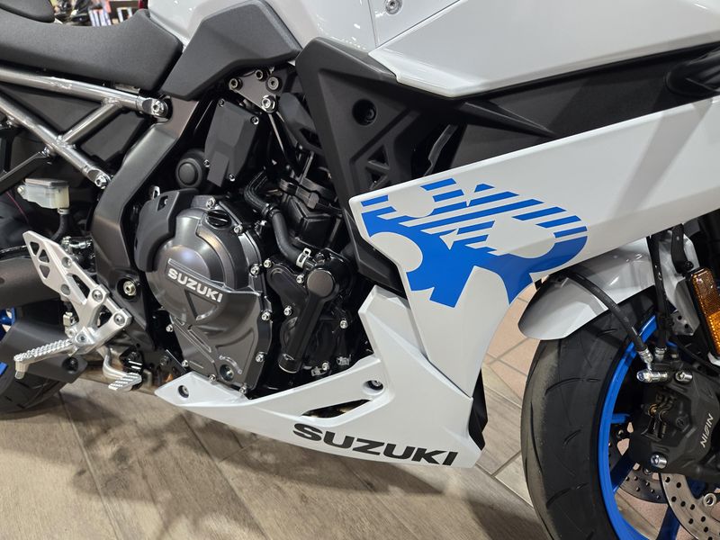 NEW 2026 SUZUKI GSX 8R Image 11