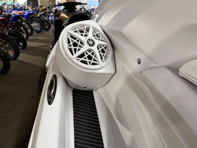 2025 Yamaha VX CRUISER W/AUDIO Image 3
