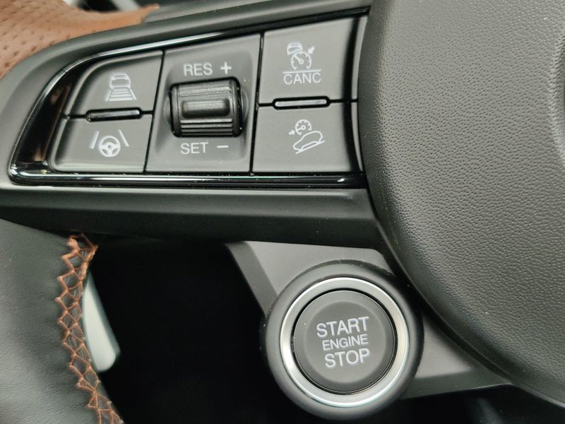 Used 2025 Alfa Romeo Stelvio Intensa AWD w/Sunroof/NavImage 34