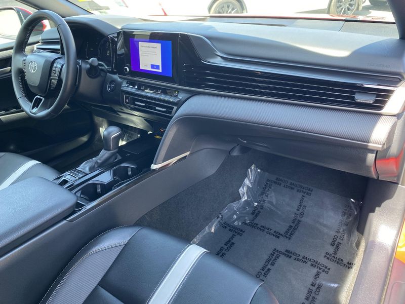 2025 Toyota Camry SEImage 11