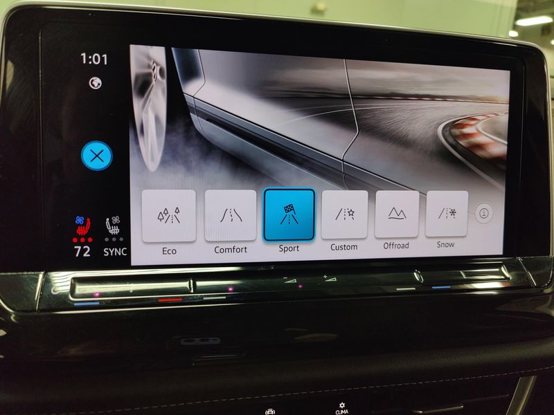 Used 2025 Volkswagen Atlas SE 4-Motion AWDImage 18