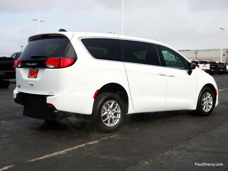 New 2026 Chrysler Voyager LX