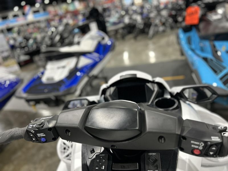 New 2025 Yamaha FX CRUISER SVHO W/AUDIO Image 4