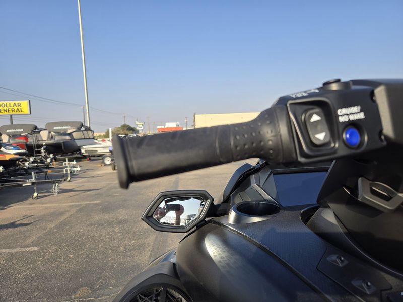 2025 Yamaha FX CRUISER SVHO WAUDIO BLACK Image 20