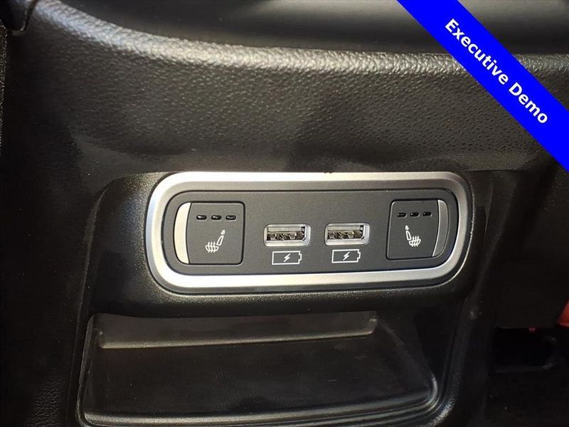 New 2025 Alfa Romeo Stelvio AwdImage 13