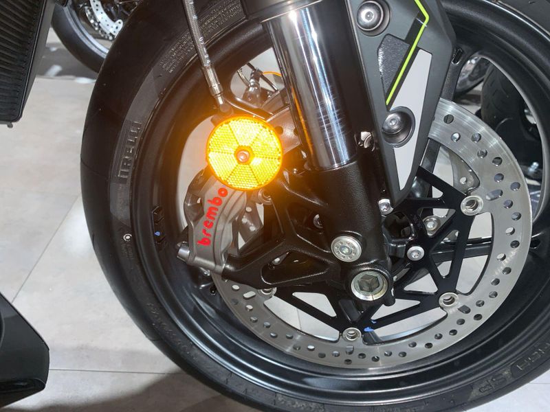 New 2025 Triumph STREET TRIPLE 765 RS Image 22