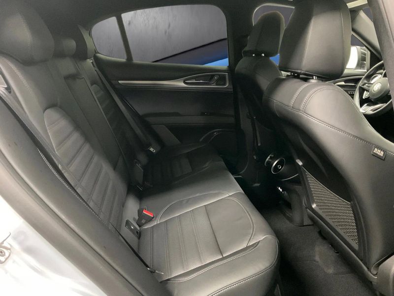 New 2025 Alfa Romeo Stelvio AwdImage 12