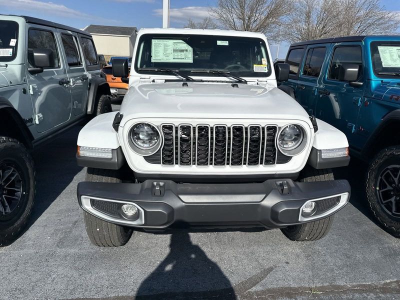 2024 Jeep Wrangler 4-door SaharaImage 2