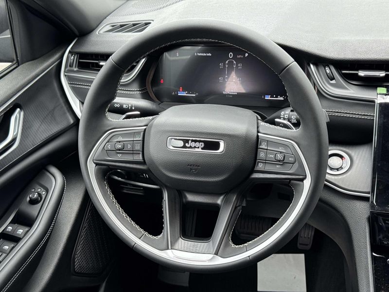 New 2026 Jeep Grand Cherokee L Laredo 4x2