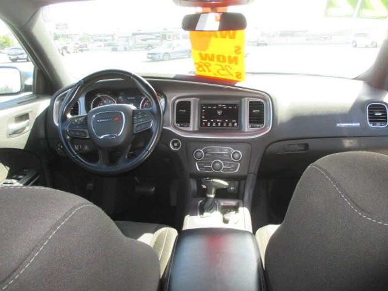Used 2022 Dodge Charger SXTImage 25
