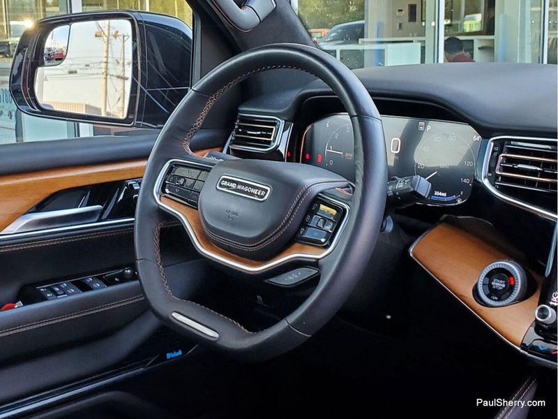2024 Jeep Grand Wagoneer L III photo 31