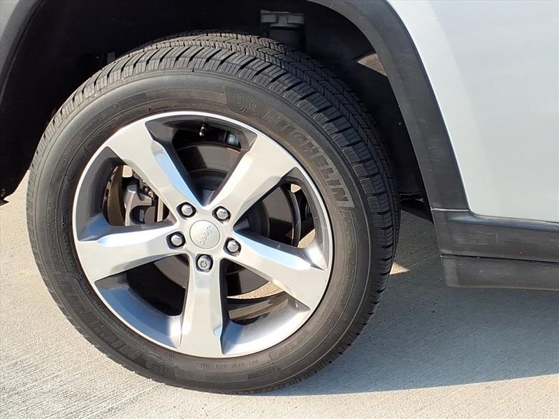 Used 2021 Jeep Grand Cherokee L LimitedImage 12