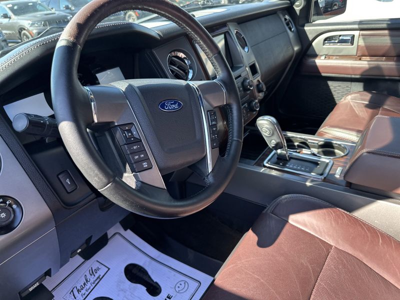 Used 2017 Ford Expedition PlatinumImage 31