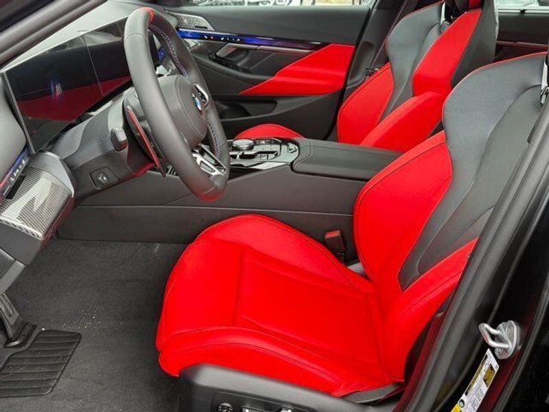 New 2026 BMW M5 BaseImage 17