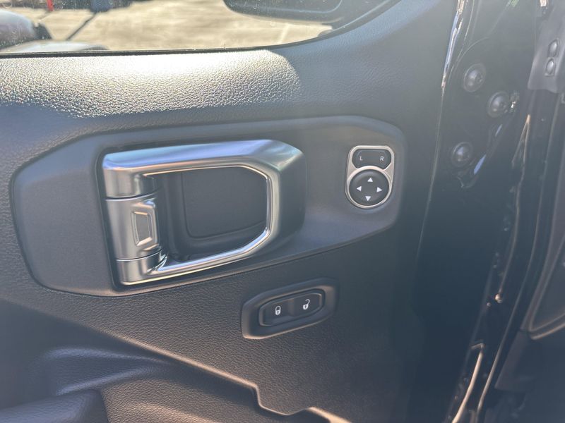 New 2026 Jeep Wrangler 4-door WillysImage 22