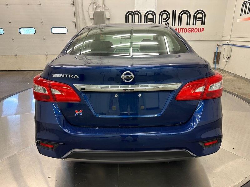 2019 Nissan Sentra SImage 13