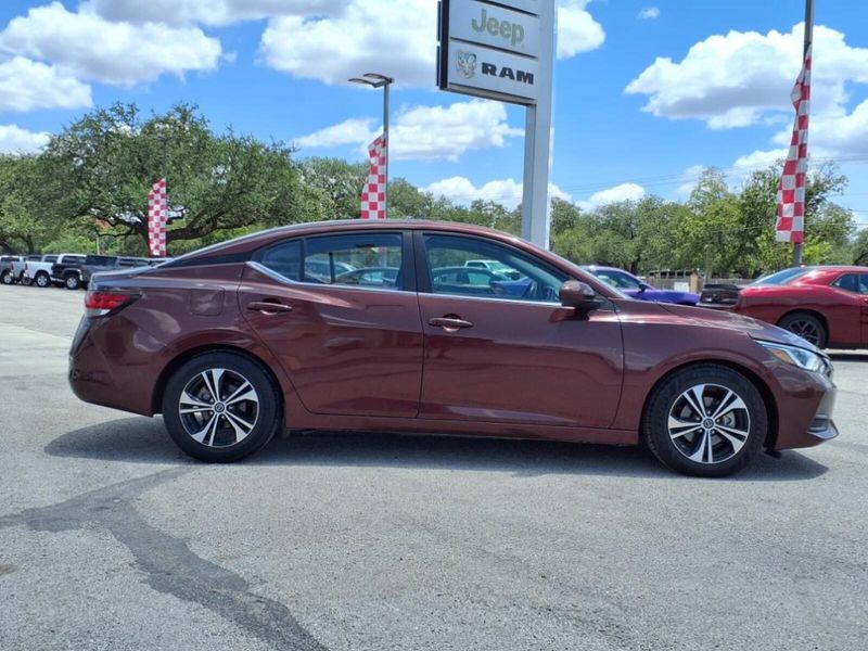 2022 Nissan Sentra SV photo 2