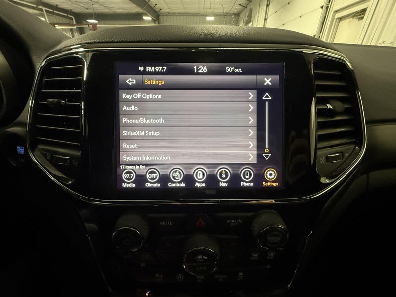 Used 2021 Jeep Grand Cherokee Laredo XImage 36