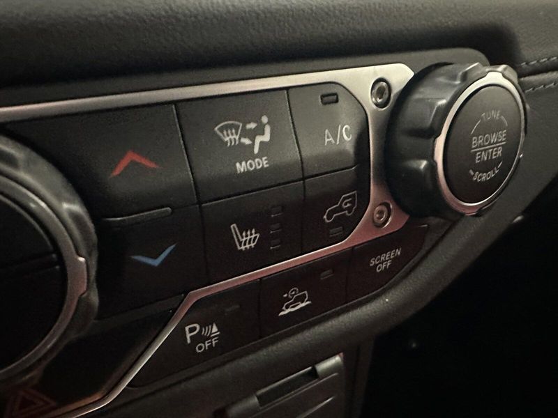 2024 Jeep Wrangler Rubicon 392Image 16