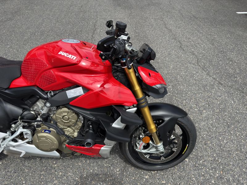 2021 Ducati Streetfighter V4 