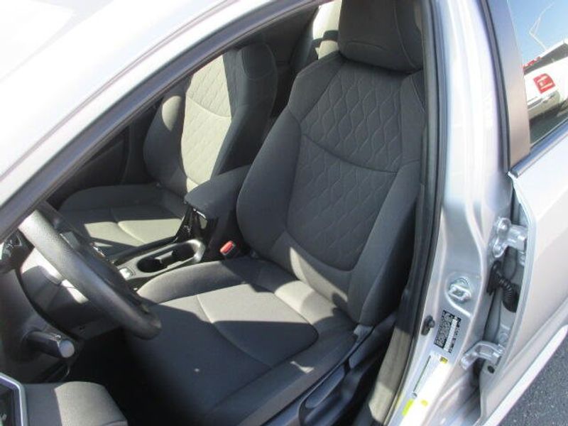 2022 Toyota Corolla LEImage 13