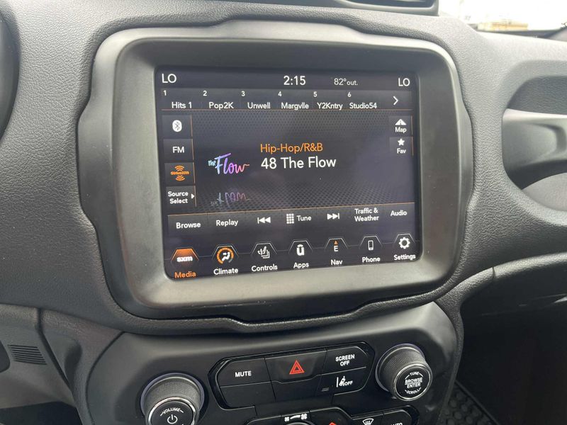 Used 2022 Jeep Renegade Image 10