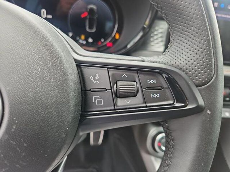2025 Alfa Romeo Tonale photo 23