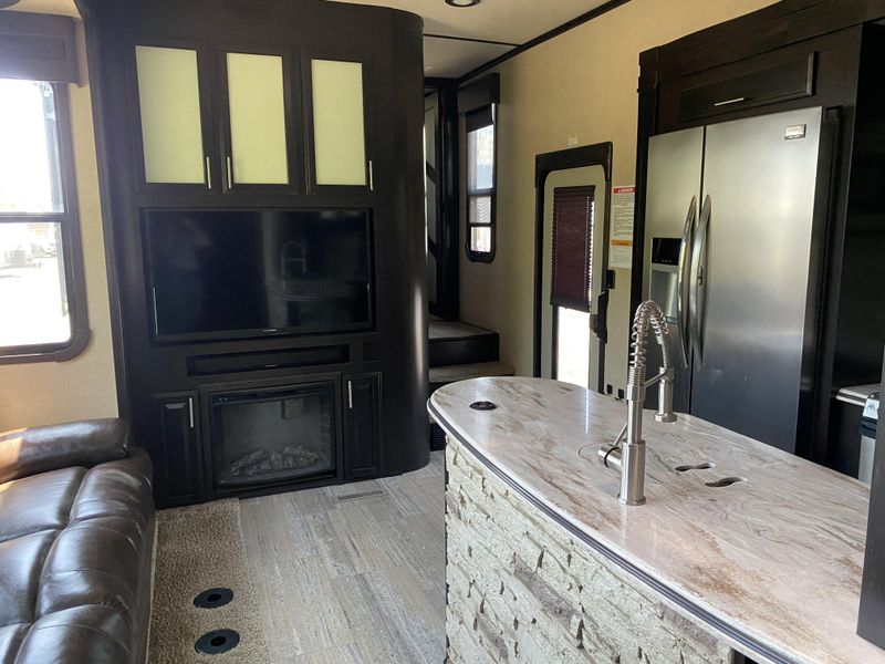 2016 JAYCO SEISMIC 4112 Image 9
