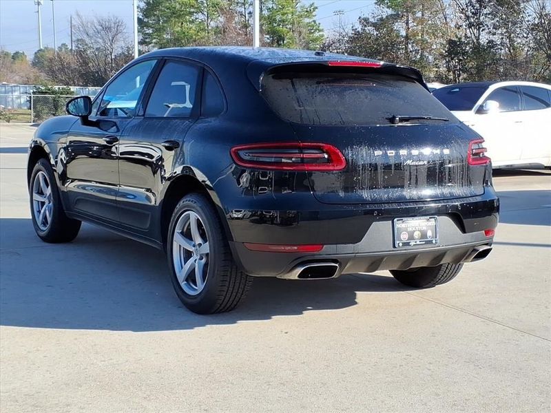 Used 2017 Porsche Macan BaseImage 9