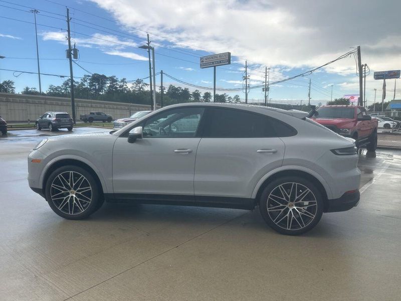 Used 2024 Porsche Cayenne Coupe BaseImage 8