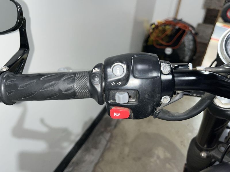 Used 2016 Triumph Bonneville T120 Black Base Image 10