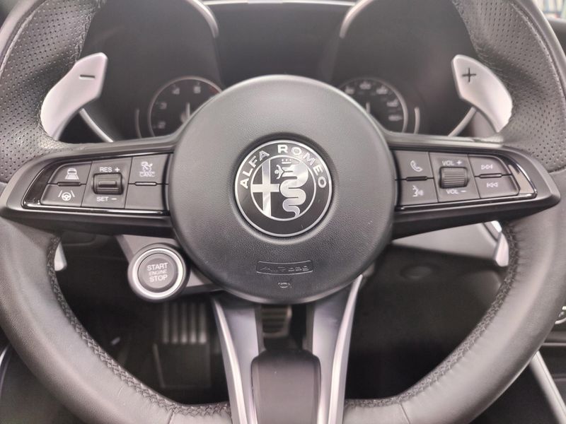 2022 Alfa Romeo Giulia Veloce Premium AWD w/Activ AsstImage 30