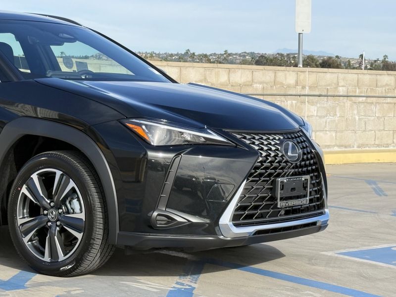 New 2026 Lexus UX 300hImage 3