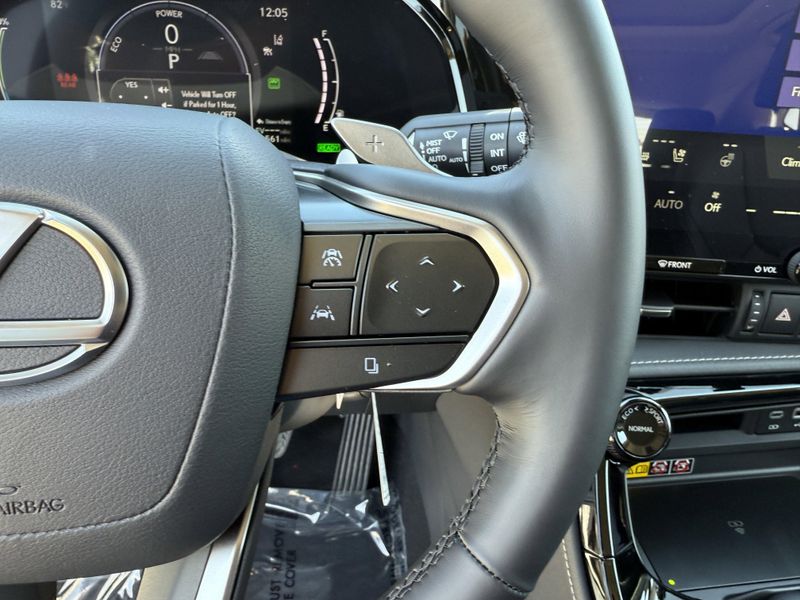 2025 LEXUS NX 450 450h+ LuxuryImage 23