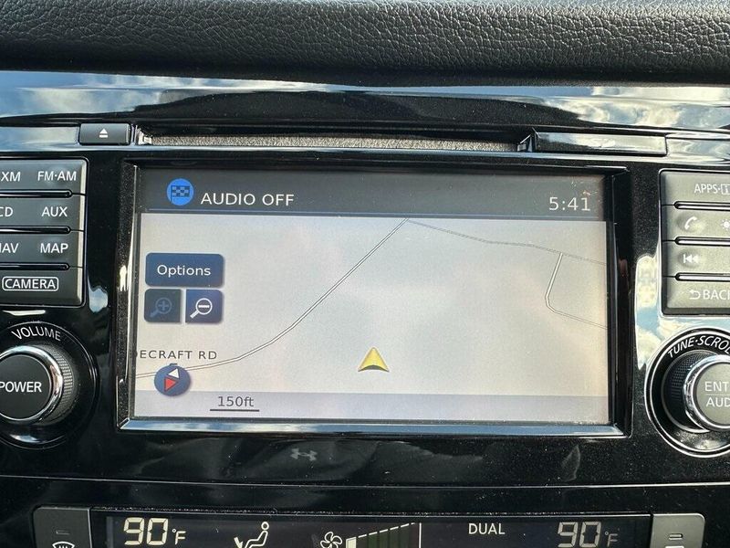 2016 Nissan Rogue SVImage 4