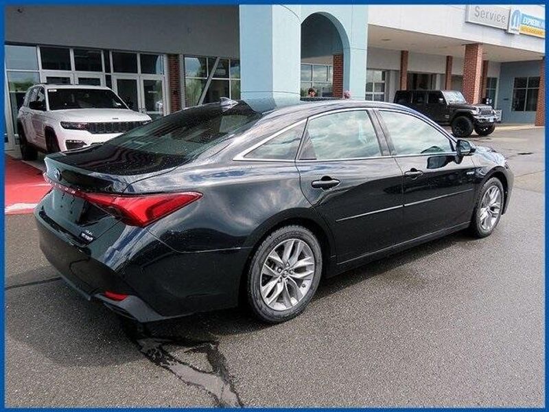 2019 Toyota Avalon Hybrid XLE PlusImage 7