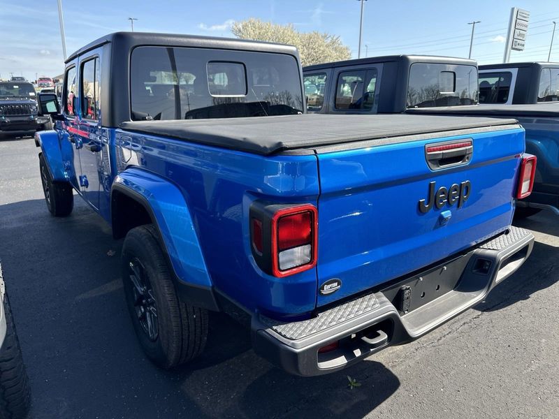 2024 Jeep Gladiator Sport S 4x4Image 11