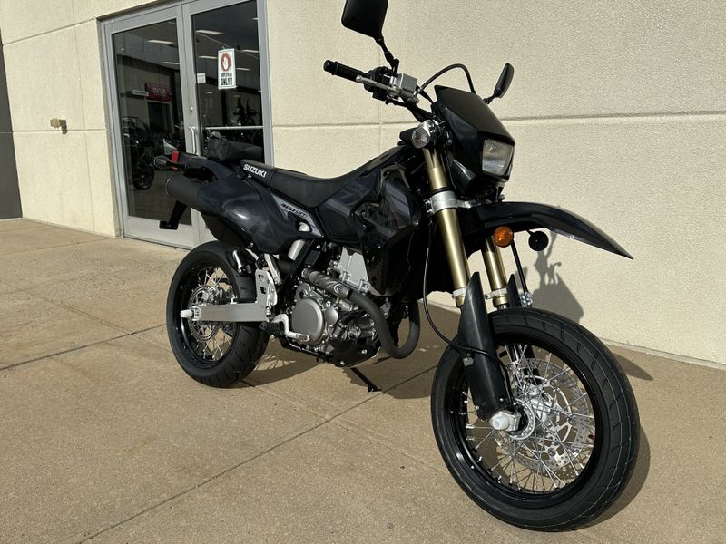 2024 Suzuki DRZ 400SM in a BLACK exterior color. Cross Country Powersports 732-491-2900 crosscountrypowersports.com 