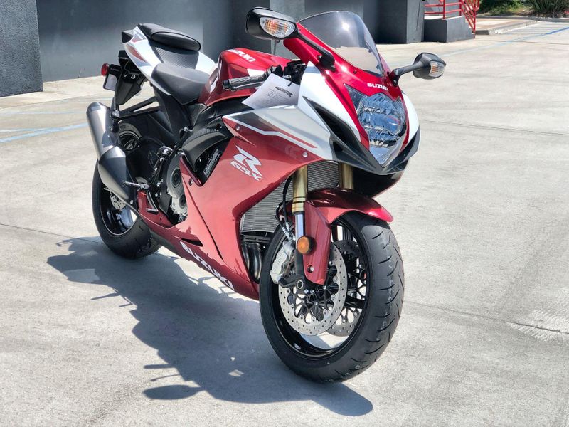 New 2027 Suzuki GSX-R750 Image 11