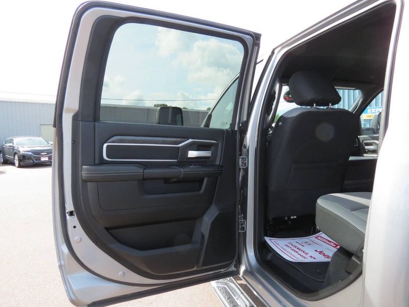 2024 RAM 2500 Big Horn 4x4 4dr Crew Cab 6.3 ft. SB PickupImage 26
