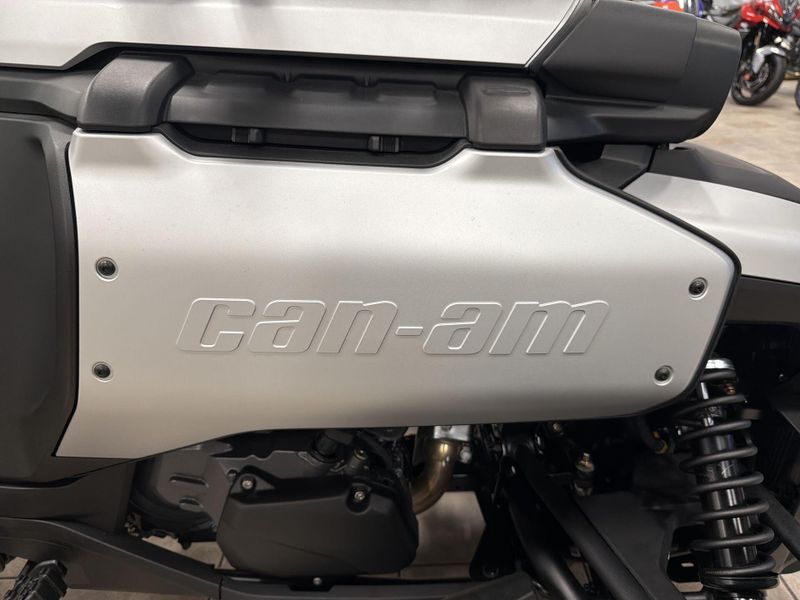 New 2025 Can-Am CANYON XT Image 27