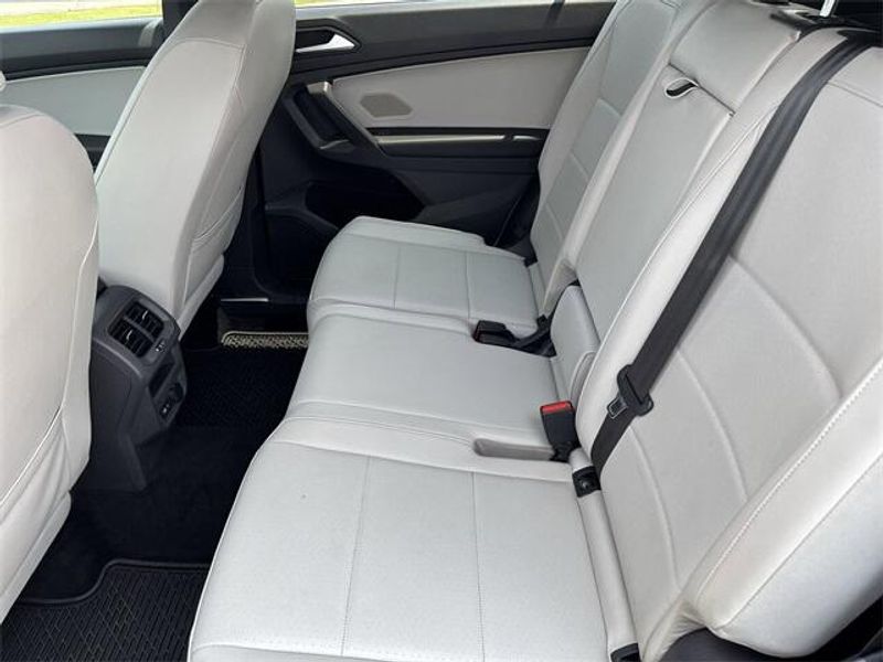 2021 Volkswagen Tiguan 2.0T SE R-Line BlackImage 17