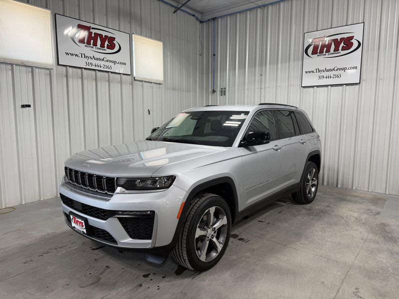 New 2026 Jeep Grand Cherokee Limited 4x4Image 19