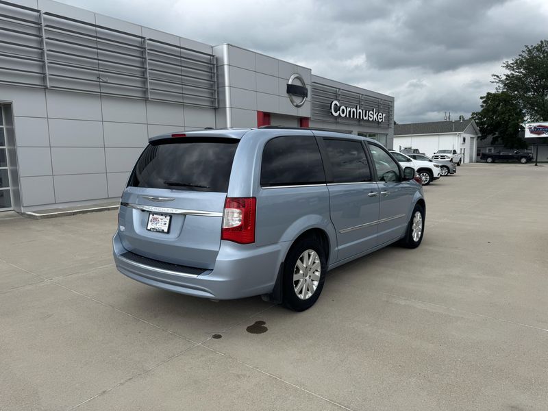 Used 2016 Chrysler Town & Country TouringImage 9