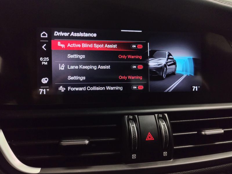 2022 Alfa Romeo Giulia Veloce Premium AWD w/Activ AsstImage 10