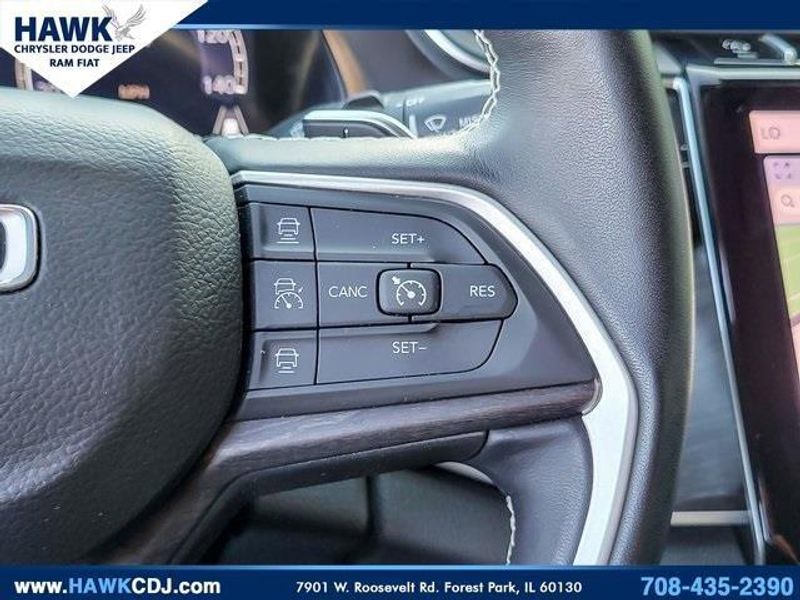 2022 Jeep Grand Cherokee Limited photo 12