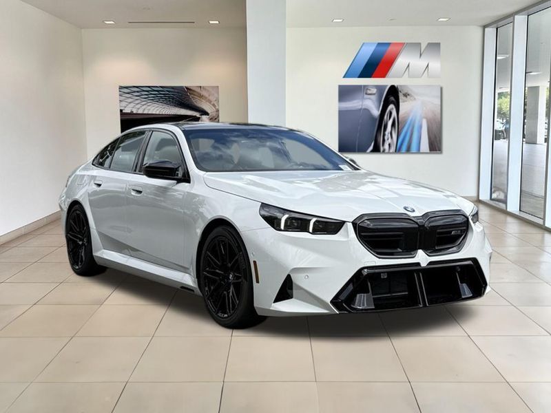 2025 BMW M5 BaseImage 4