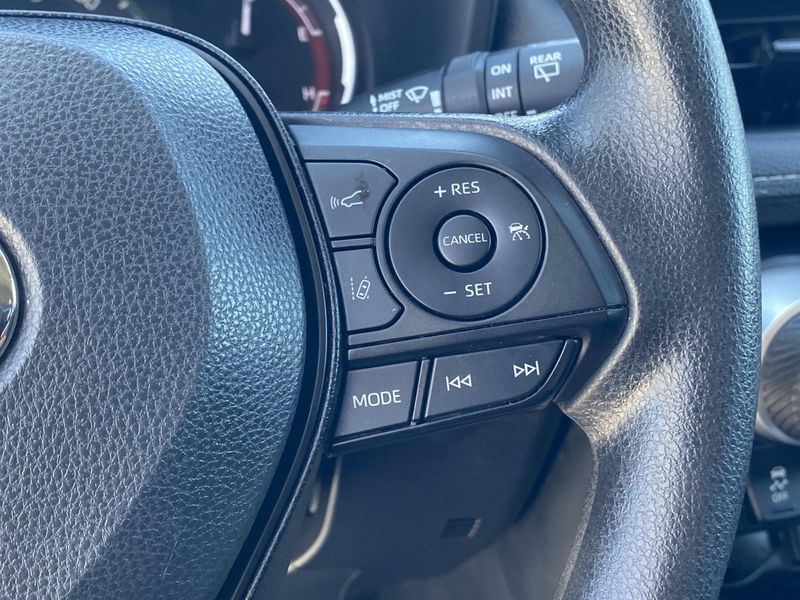 2023 Toyota RAV4 XLEImage 28