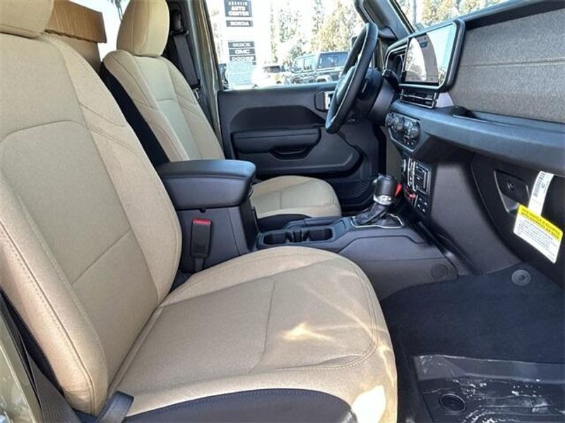2025 Jeep Wrangler 4-door Willys 